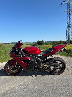 Yamaha R1 - 2