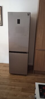Chladnička s mrazničkou Samsung RB34T675ESA/EF stříbrná
 - 2