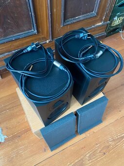 Prodám studiový monitor ADAM Audio T5V + kabely a podložky - 2