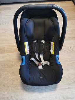 Britax Römer BABY-SAFE 2 i-SIZE + základna Isofix - 2