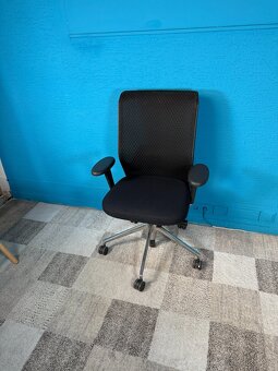 Kancelářská židle VITRA ID Mesh PC 23 559 Kč - 2