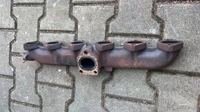 Bmw litinové výfukové svody E60 E61 E53 530D 525D 160kw - 2
