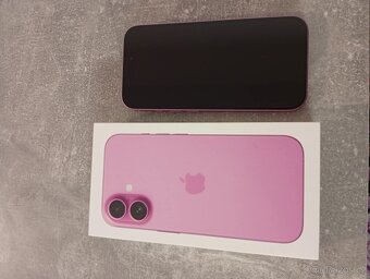 Prodám IPhone 16 128GB - 2