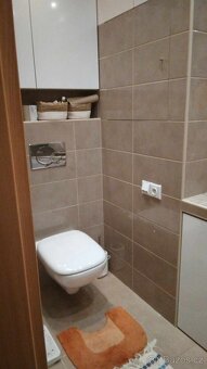Prodám byt 2KK Zahradní město Práčska Praha ,dohoda možná - 2