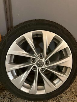 Zimní pneu zanovni Laufen 225/45R17 + alu kola Opel - 2