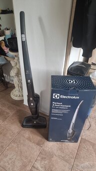 Aku tyčový vysavač Electrolux Ergorapido - 2