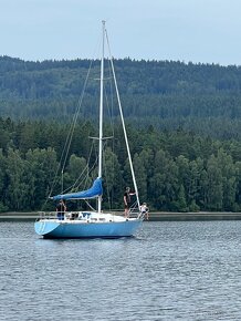 Kajutová plachetnice C&C30 - 2