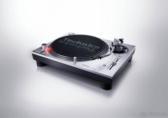 2x Technics SL-1200MK7 - 2