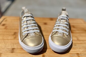 Zlaté dívčí tenisky Baťa – NOVÉ, vel. 33 - 2