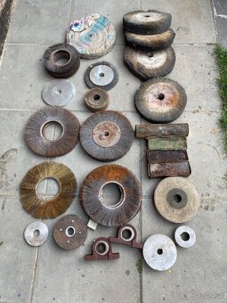 Kotouče na leštění různých kovů . - 2