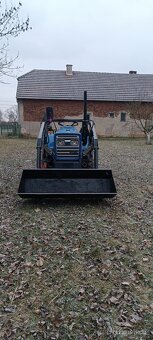 Malotraktor s čelním nakladačem - 2