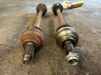 Poloosy z bmw e60 n62b44 - 2