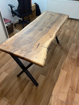 Ořechový stůl - 2