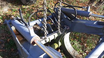 Manipulační kleště na klády - 2