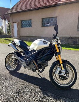 Ducati Monster 1100S - 2