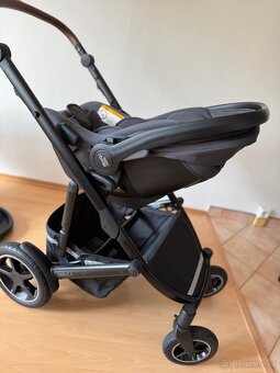 Britax Römer Smile 4 + autosedačka Baby-Safe Core 2023 - 2