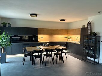 SLEVA NOVOSTAVBA 163m² 5+kk poz. 496 m² PŘEROV - KOZLOVICE - 2