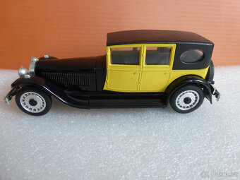 modely aut 1:43 10. - 2