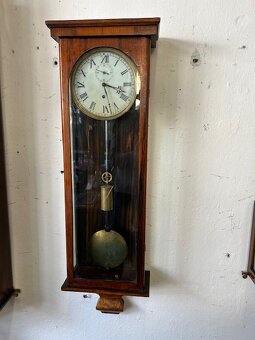 Hodiny biedermeier. - 2