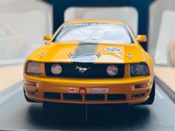 Ford mustang autoart 1:18 - 2