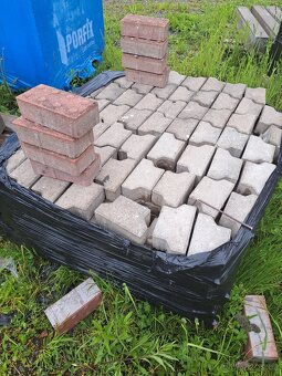 Betonová dlažba ÍČKO tl. 6 cm - ZAREZERVOVÁNO DO 31.5 - 2