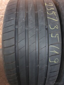 235 35 r 19 dezén 70% - 2