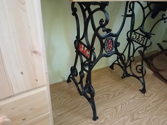 Šicí stroj Singer, litinový podstavec - 2