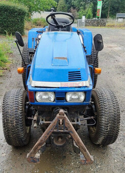 Kompaktní traktor Iseki 3025 - 2