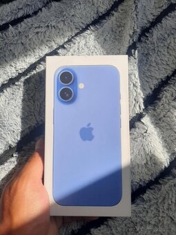 Prodávám IPhone 16 nevhodný dárek fungl nový - 2