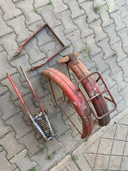 Motokolo Eska Es-ka mofa díly - 2