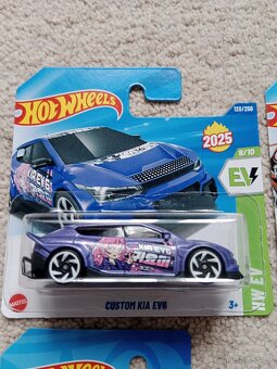 Hot wheels Honda Civic type r, Toyota gr86, custom kia - 2