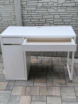 Prodám psací stůl IKEA Micke - 2