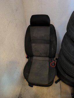 Prodám řidičovu sedačku z VW GOLF 4 - 2