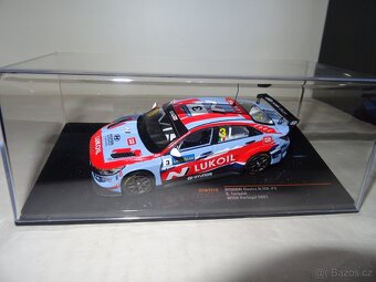 1:43 Hyundai Elantra IXO - 2