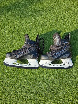 Nové hokejové brusle CCM vel. 37,5 cm - 2
