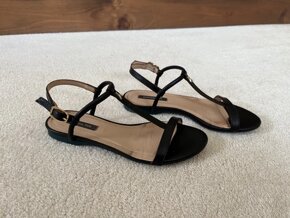 Černé kožené sandálky Patrizia Pepe - 2