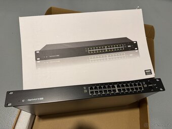 Switch Ubiquiti ES-24-250W - 2