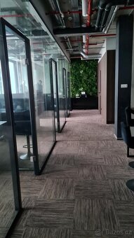 Prodej vybavení a zařízení Showroom a kanceláře Karlín - 2