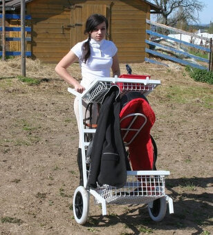 Vozík na sedlání + nasedací stolička. - 2