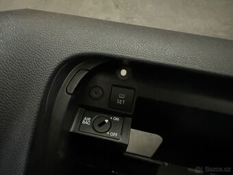 Golf 6 GTI kastlík spolujezdce - 2