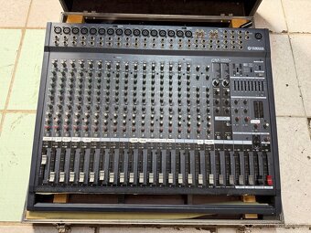 Yamaha EMX5000-20 20-Channel Powered Mixer - 2