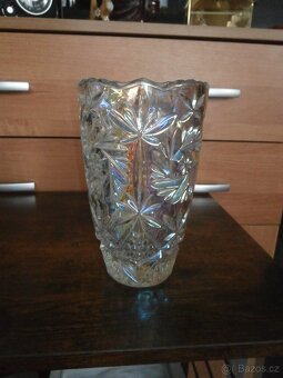 LUXUSNÍ VÁZA  KOVOVÝ LESK. - 2
