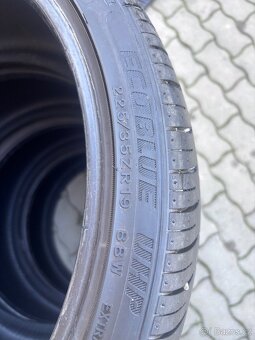 Pneumatiky 235/35 R19 - 2