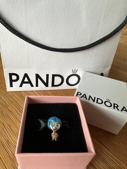 Disney Pixar radost svítící ve tmě - přívěsek na pandoru - 2