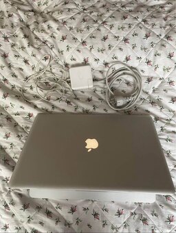 MacBook Pro 17" 2010 i7 / 16GB - 2