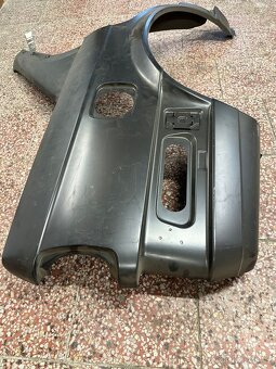 Zadní blatník - pravý BMW E30 - 2