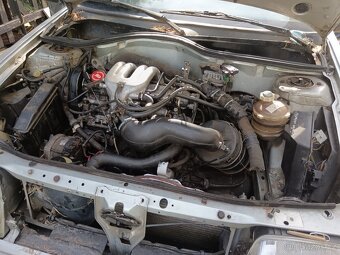 Prodám Renault 19 66 kW na náhradní dili - 2