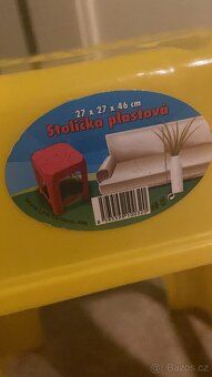 Plastová stolička - 2