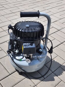 Vzduchový kompresor Silent Master 80-8-9 W - 2
