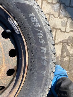 Pneu 185/65 R15 - 2